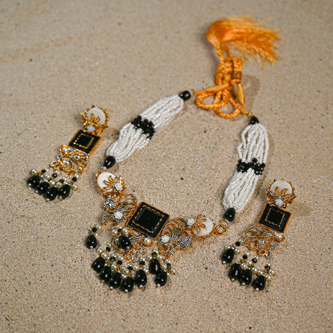 Champagne Black Choker set