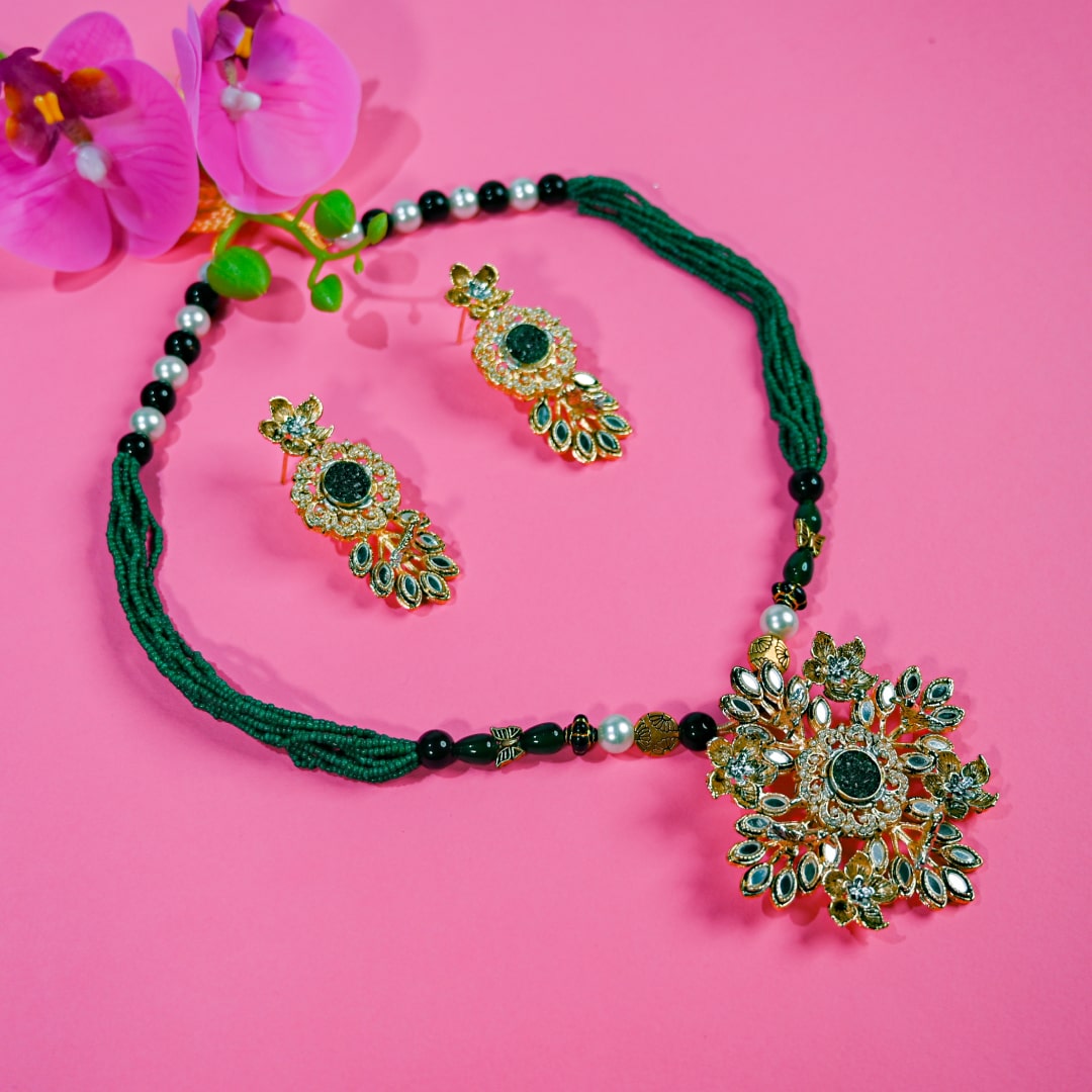 Green Floral Crush Pearl Mala set