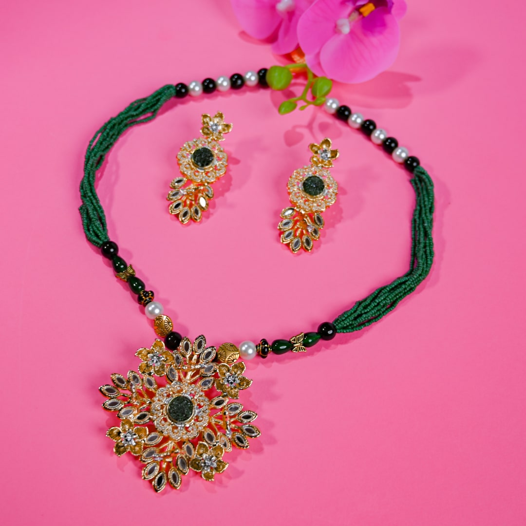 Green Floral Crush Pearl Mala set